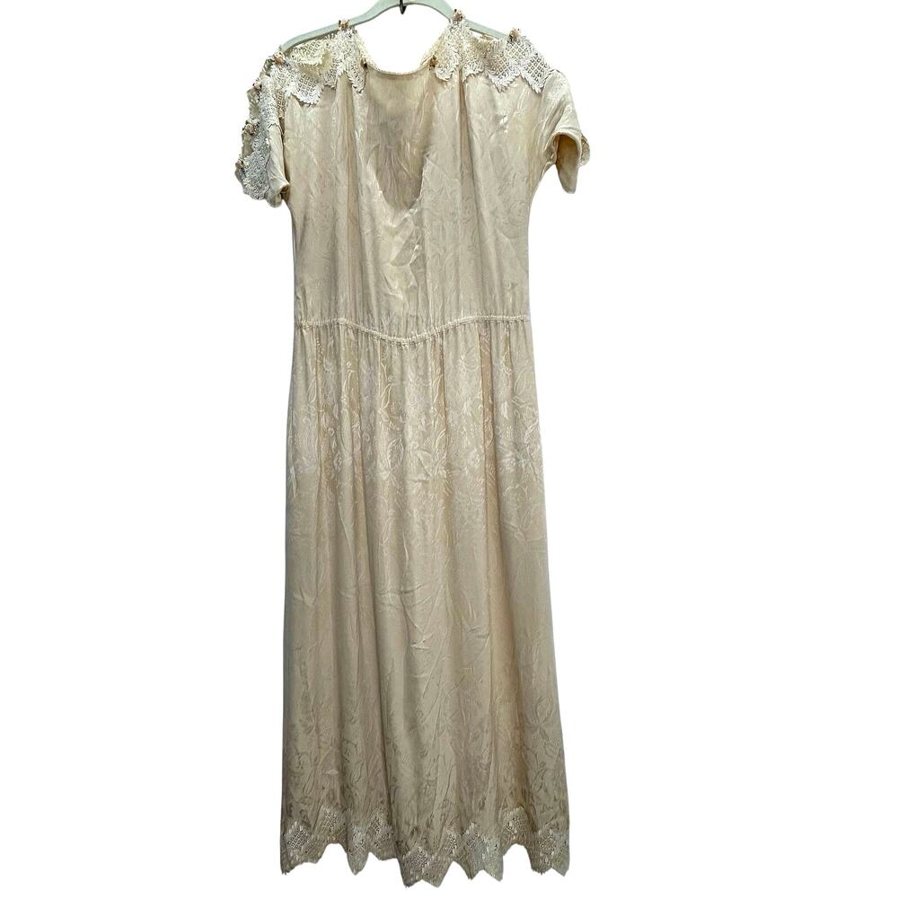 Carol Peretz wedding dress cream romantic regency lace rosettes short sleeve 8